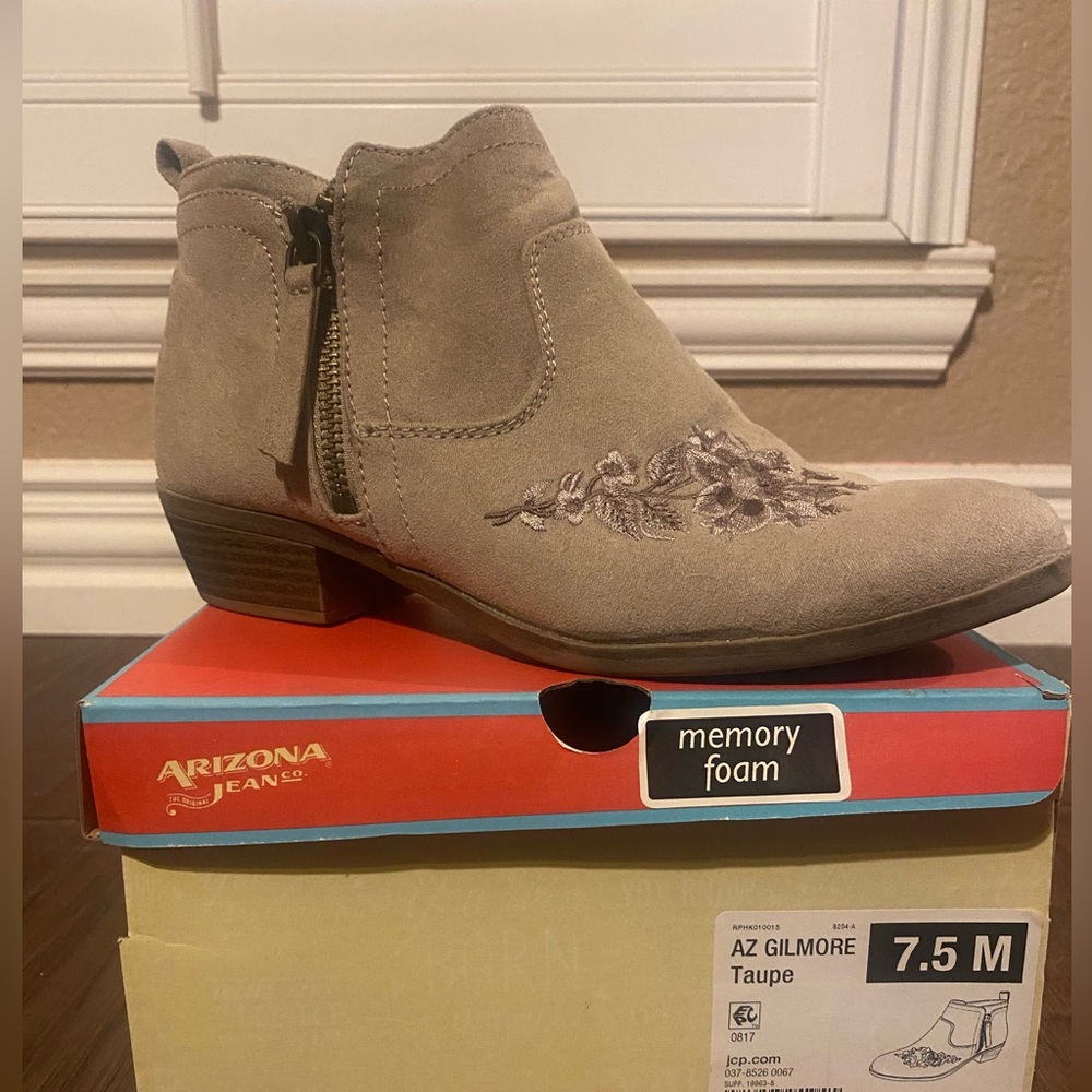AZ Taupe embroidered booties